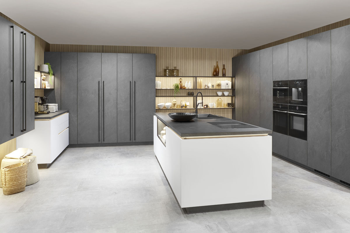 Klare Linie, edle Materialien und eine klar strukturierte Innenarchitektur – das zeichnet unsere Designküchen aus! Unsere Fachberater legen großen Wert auf zeitgemäßes und trendorientiertes Design ... gerne beraten wir Sie ausführlich!